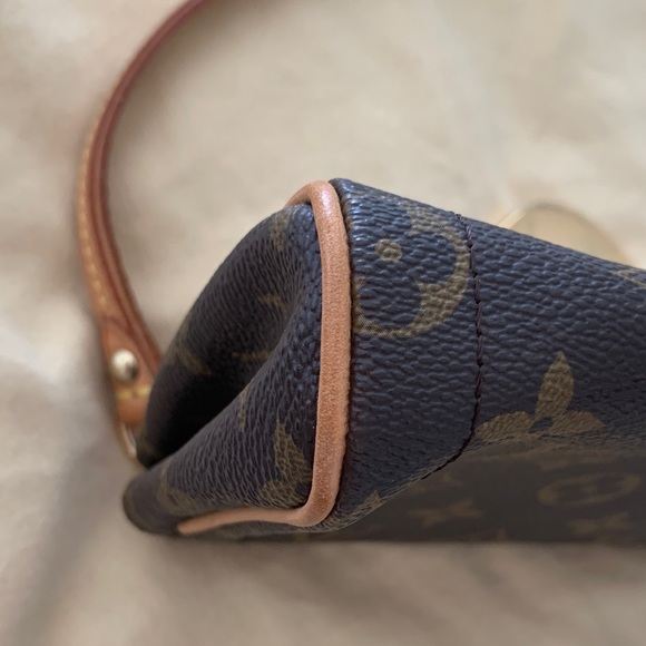 Louis Vuitton Monogram PM Beverly pouchette shoulder/clutch bag - Picture 10 of 12